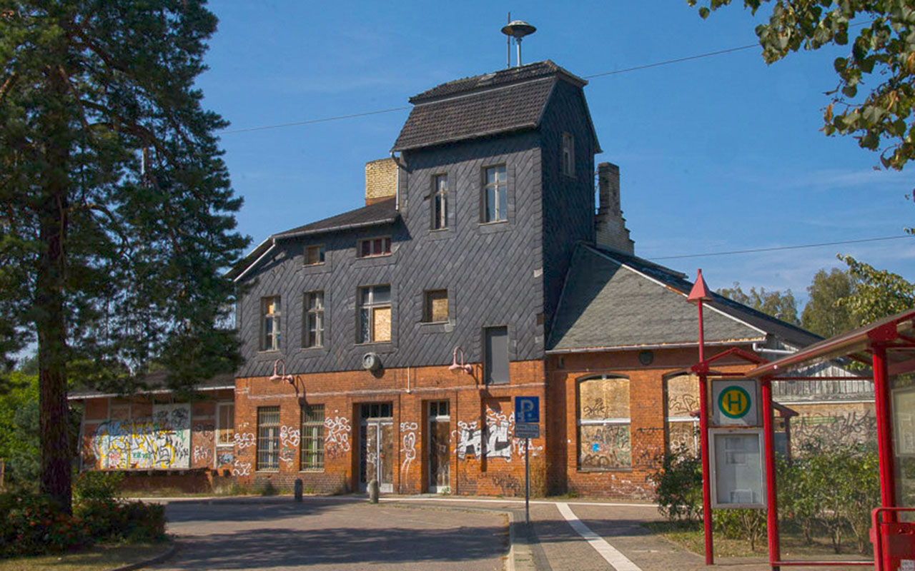 Bahnhofsgeb&auml;ude Borkheide, Foto: L.Behnke